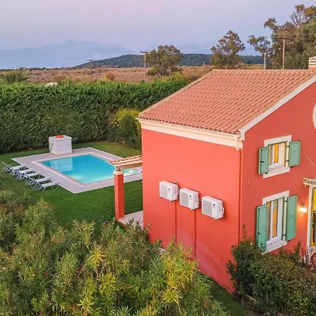 Pitteri Villa Almiros strand